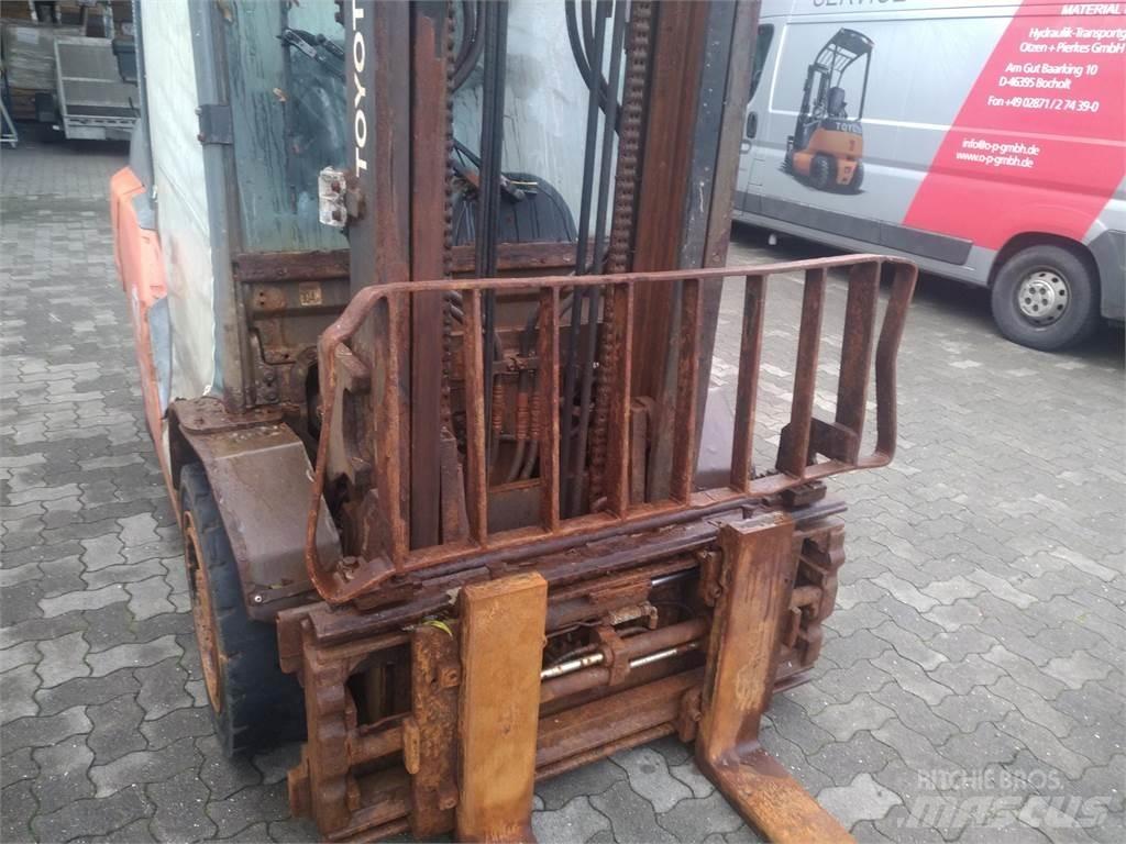 Toyota 40-8FD40N شاحنات الديزل