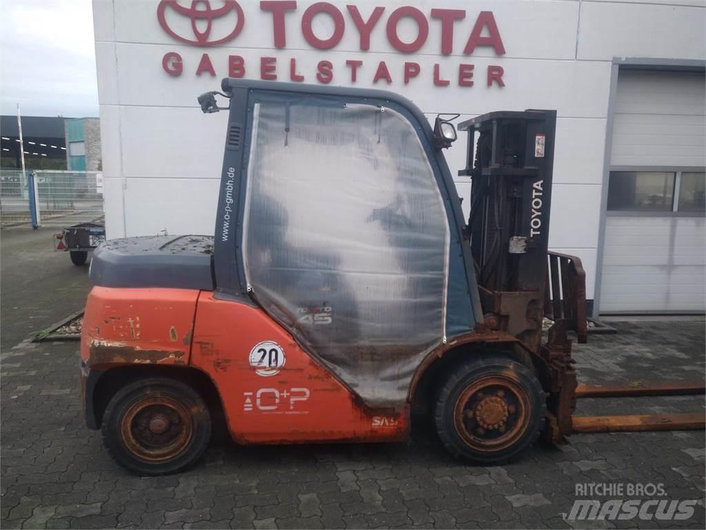 Toyota 40-8FD40N شاحنات الديزل
