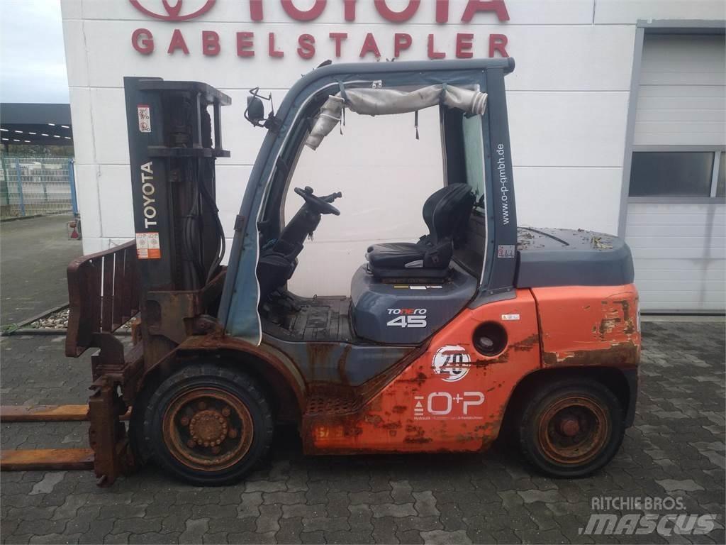 Toyota 40-8FD40N شاحنات الديزل