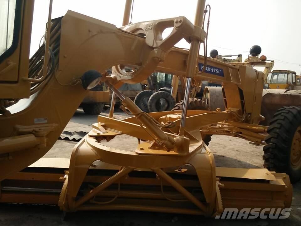 Komatsu GD 623 معدات تمهيد الطرق