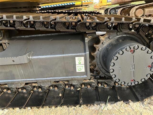 Komatsu PC 210-8 حفارات زحافة