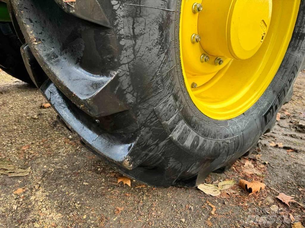 John Deere 6155 M الجرارات
