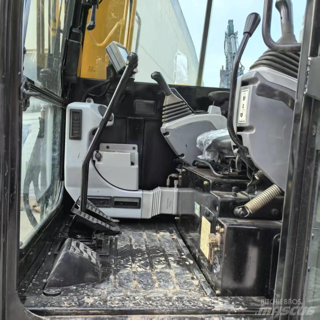 CAT 305.5 E 2 حفارات صغيرة أقل من 7 طن (حفارات صغيرة)