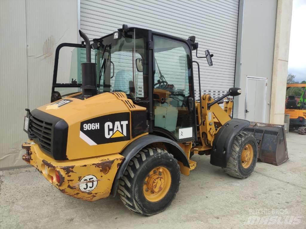 CAT 906 H لوادر بعجل