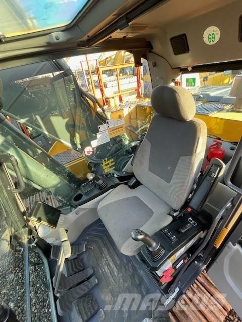 Volvo EC220EL حفارات زحافة