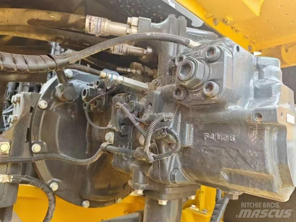 Komatsu 360-8 حفارات زحافة
