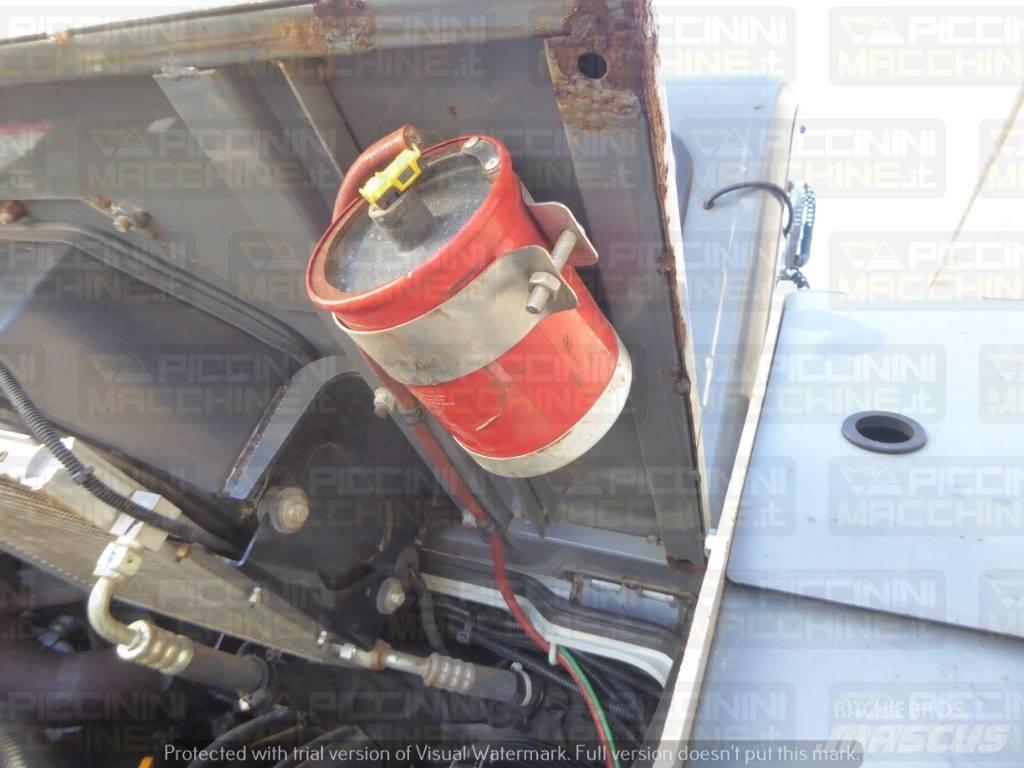 Takeuchi TL6R لوادر زحافة