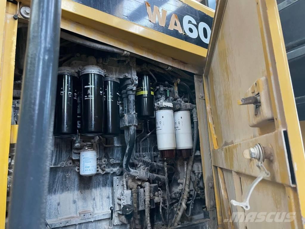Komatsu WA 600-6 لوادر بعجل