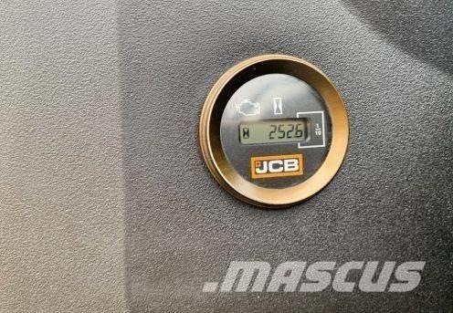 JCB 15 C-1 حفارات صغيرة أقل من 7 طن (حفارات صغيرة)