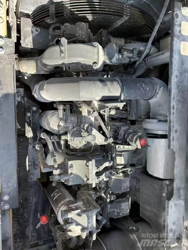 Komatsu 450LC-8 حفارات زحافة