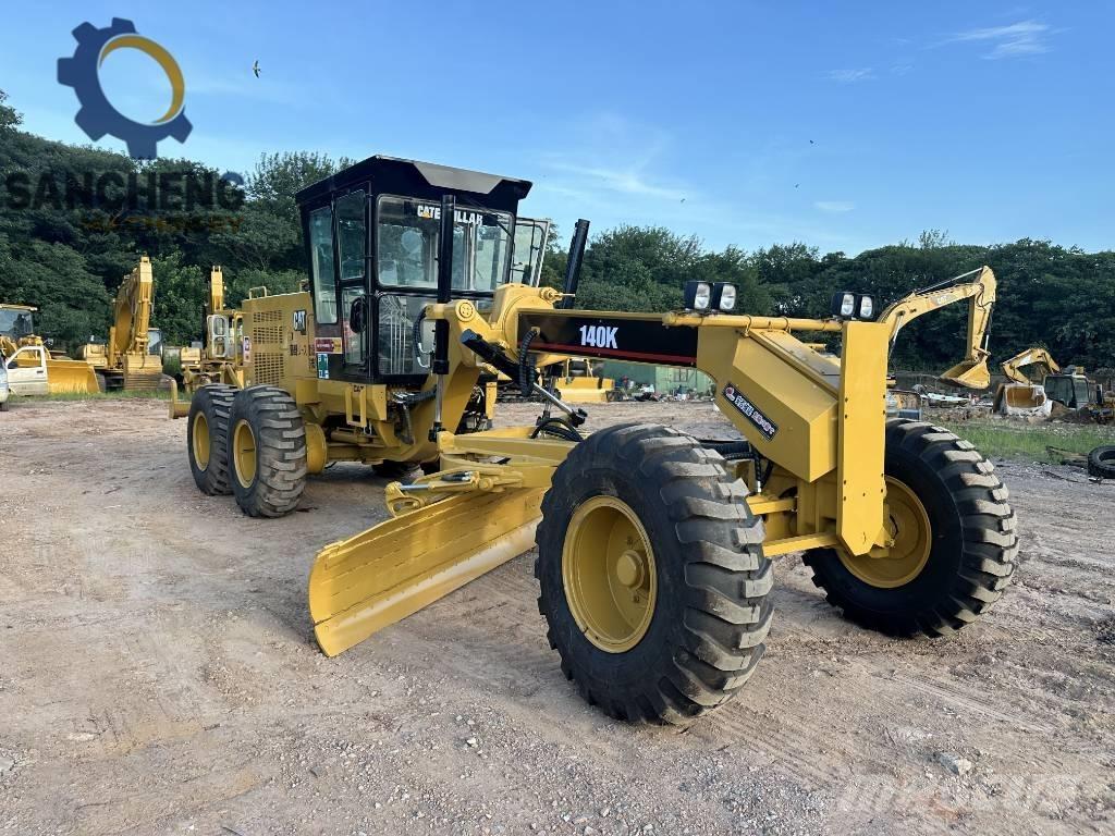 CAT 140K معدات تمهيد الطرق