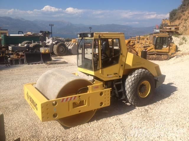 Bomag BW 219 D مداحل أحادية الأسطوانة