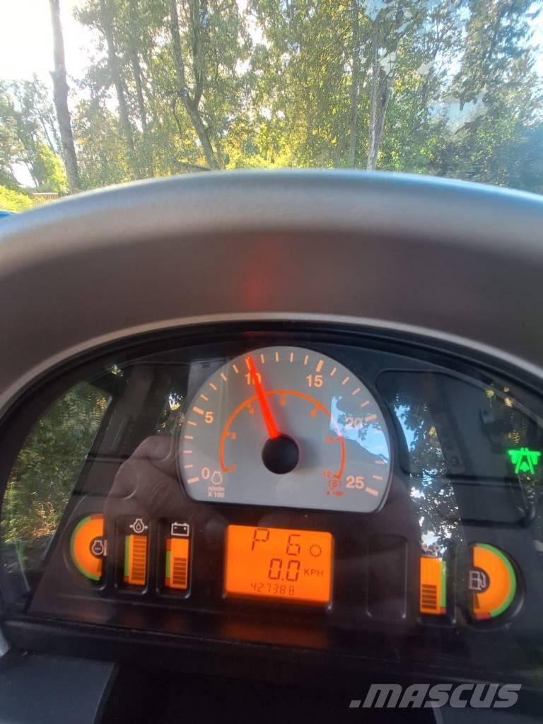 Challenger MT 775 E الجرارات