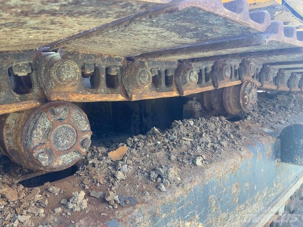 JCB 140X LC حفارات زحافة