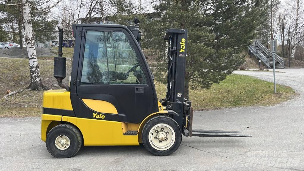 Yale GDP 30 VX شاحنات الديزل