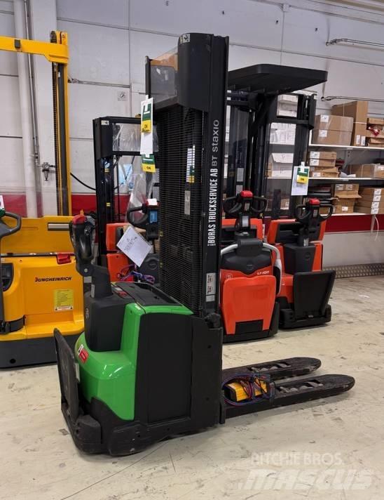 BT Toyota SWE 120 L معدات التكديس الجوالة