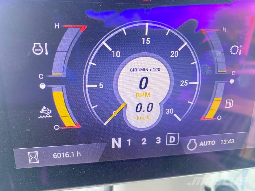 CASE 821G لوادر بعجل