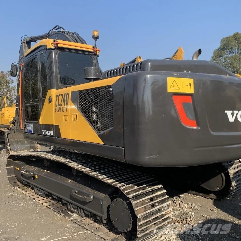 Volvo EC 240 حفارات زحافة