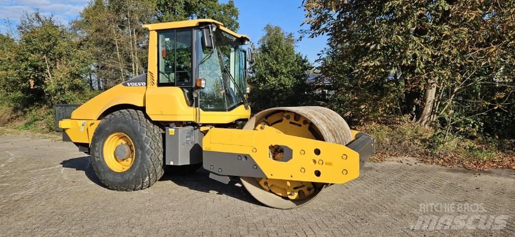 Volvo SD 135 B مداحل أحادية الأسطوانة