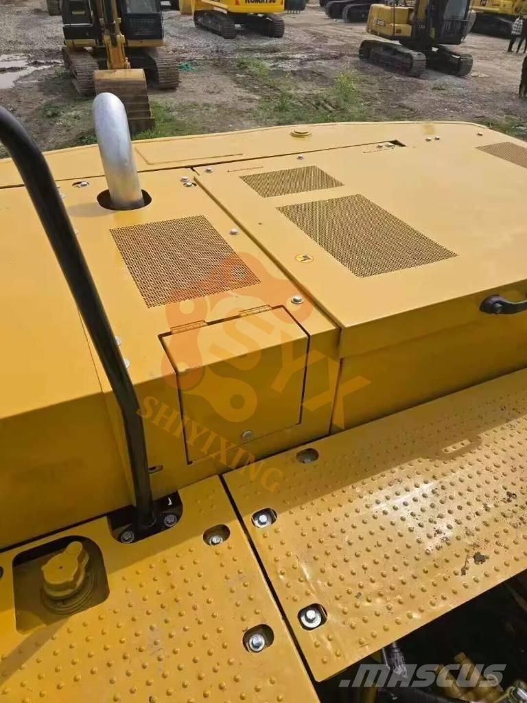 CAT 320NG حفارات زحافة