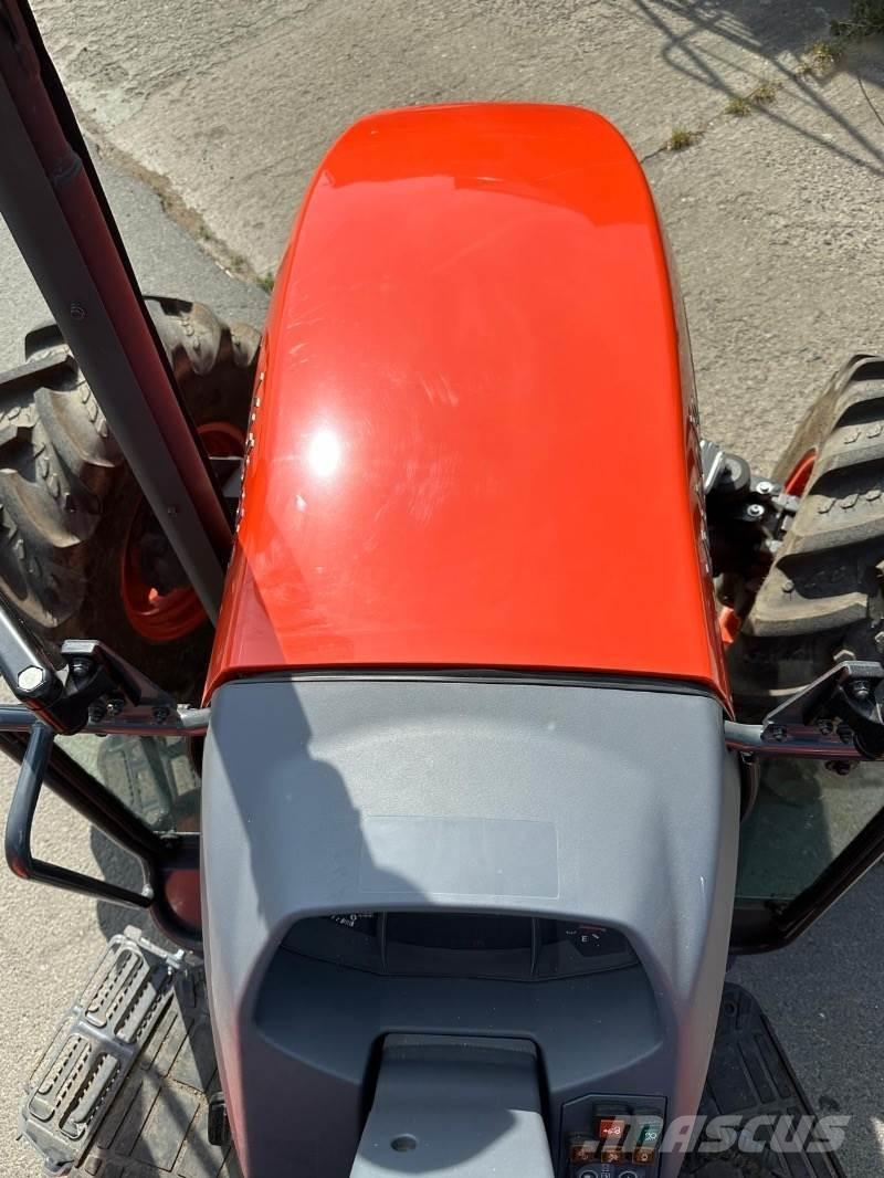 Kubota M4063 ROPS الجرارات