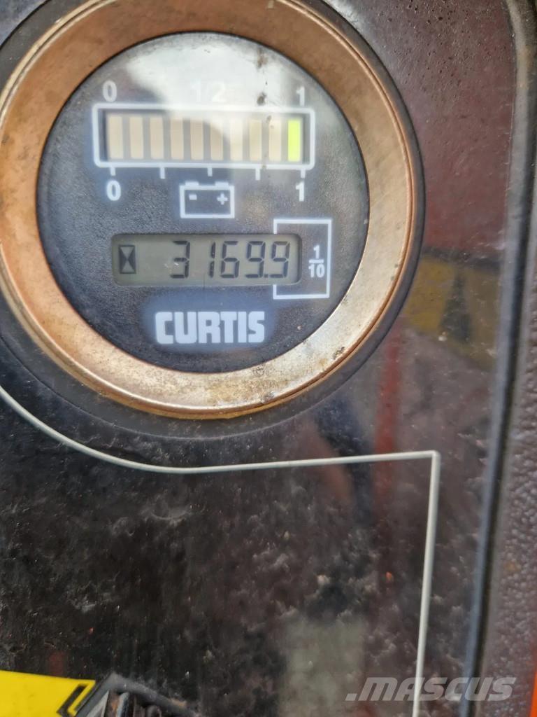 JLG E600 رافعات سلة مفصلية