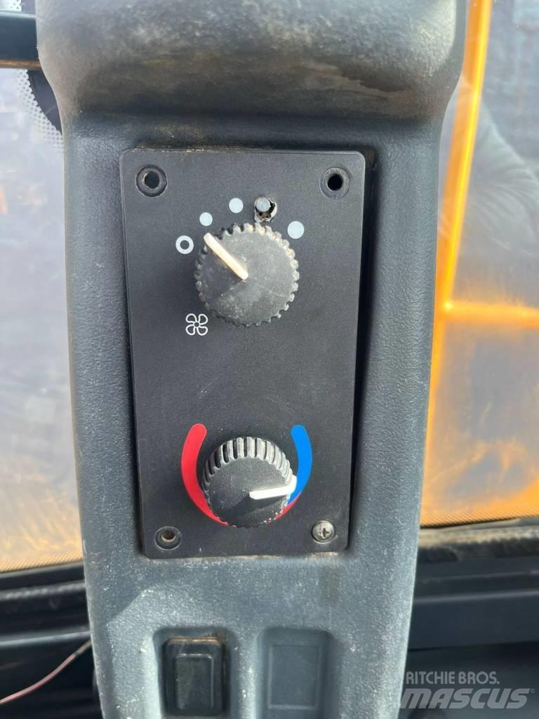 John Deere 824 K لوادر بعجل
