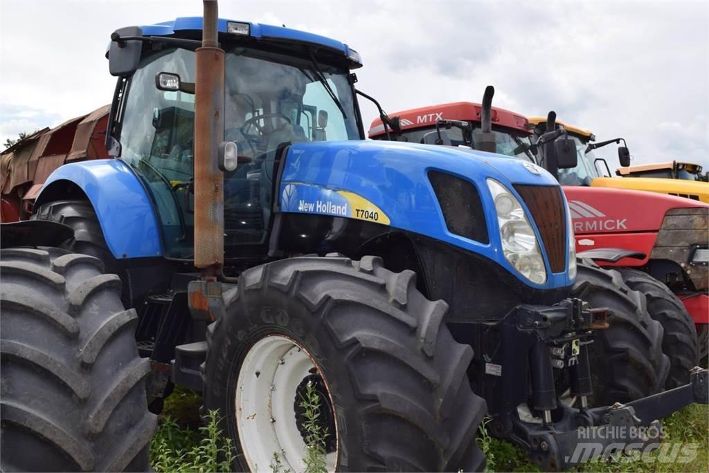 New Holland T 7040 الجرارات