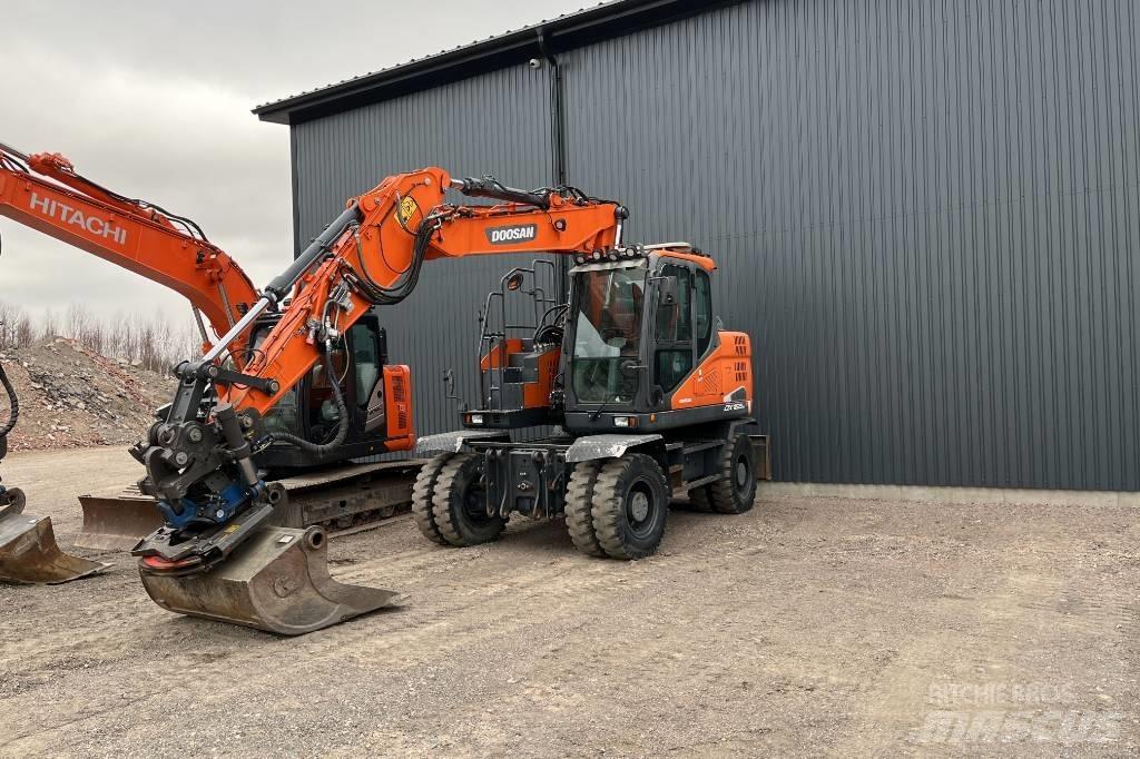 Doosan DX 165 W-5 حفارات بعجل