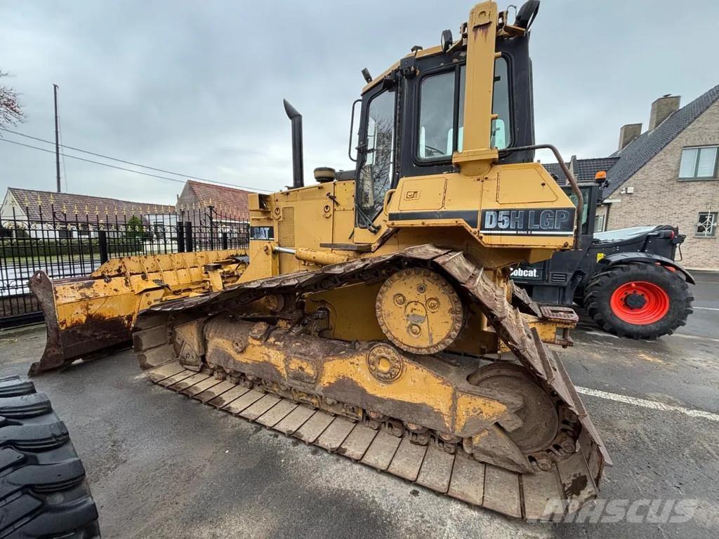 CAT D5H بلدوزرات مجنزرة