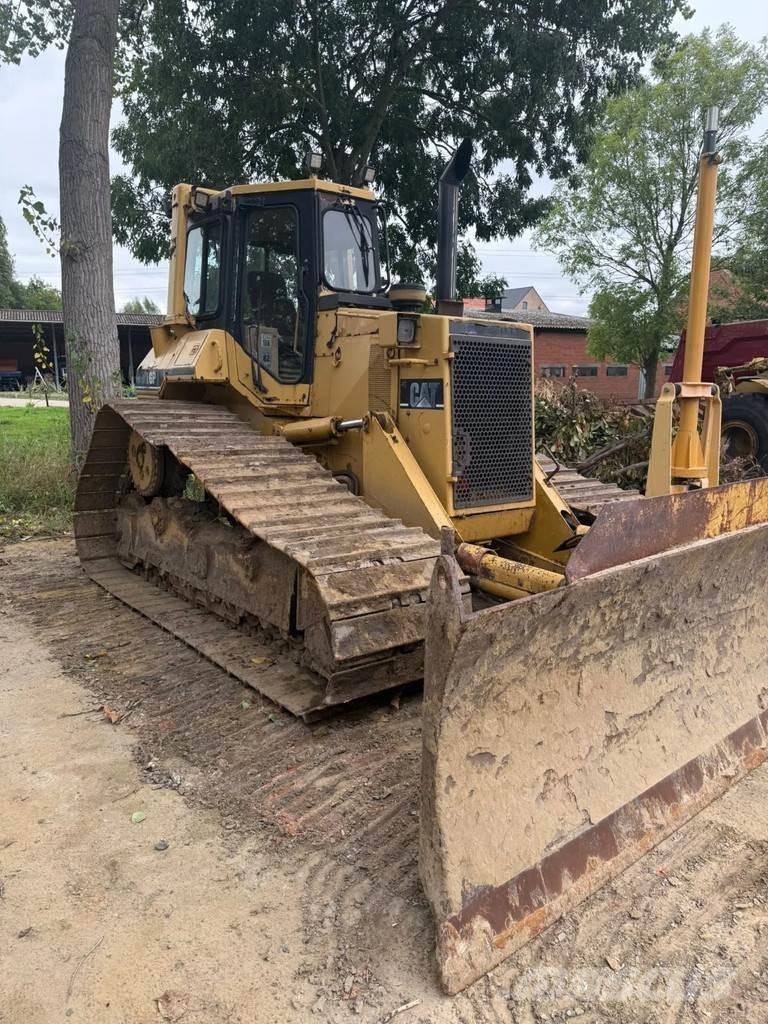 CAT D5H بلدوزرات مجنزرة