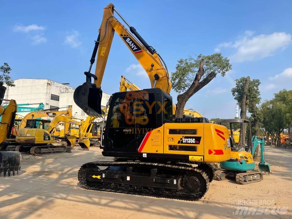 Sany SY 135 C حفارات زحافة