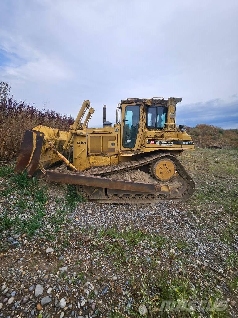 CAT D6h بلدوزرات مجنزرة