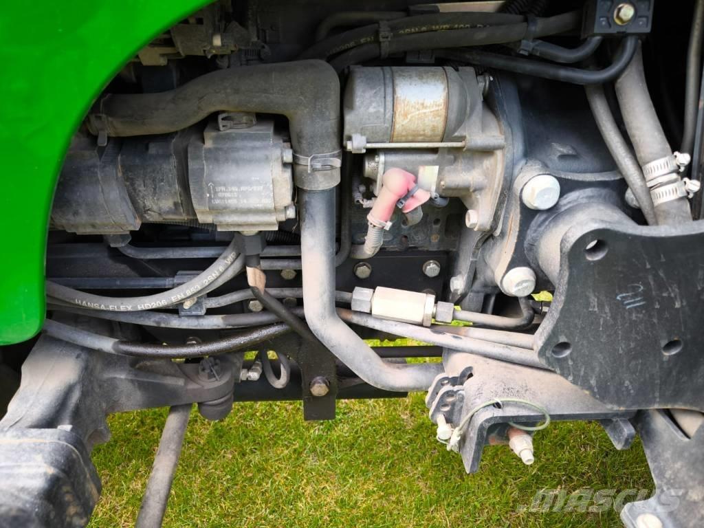 John Deere 3720 جرارات مدمجة