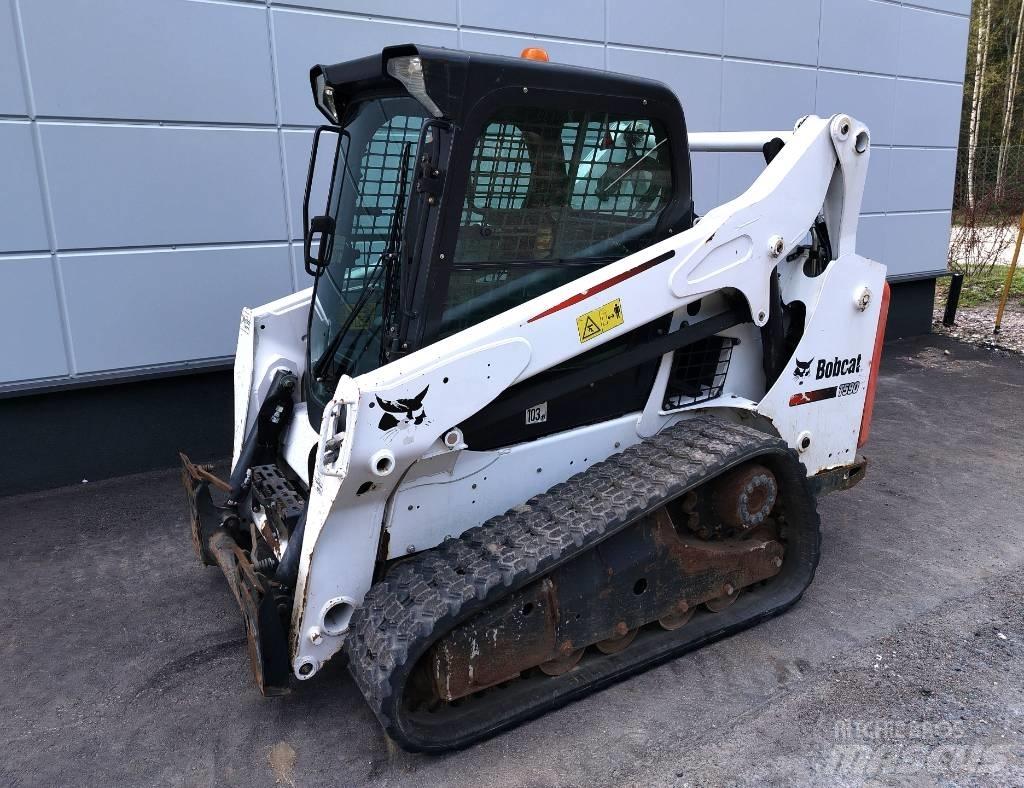Bobcat T 590 لوادر انزلاقية التوجيه