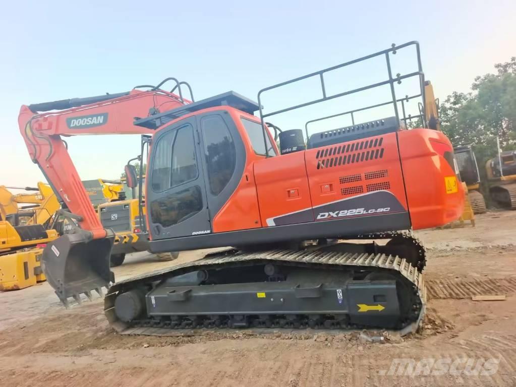 Doosan DX 225 LCA حفارات زحافة