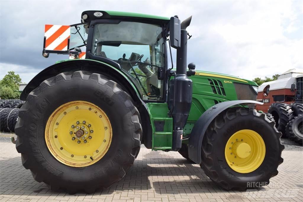 John Deere 6215 R الجرارات