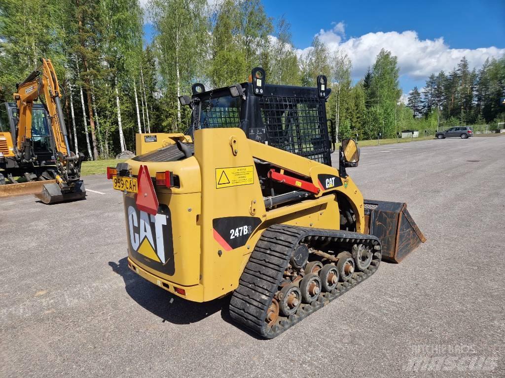 CAT 247 B 2 لوادر انزلاقية التوجيه