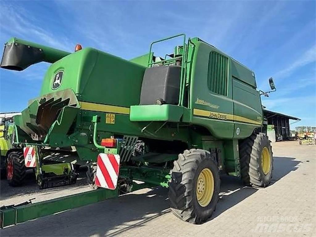 John Deere W550 حصادات
