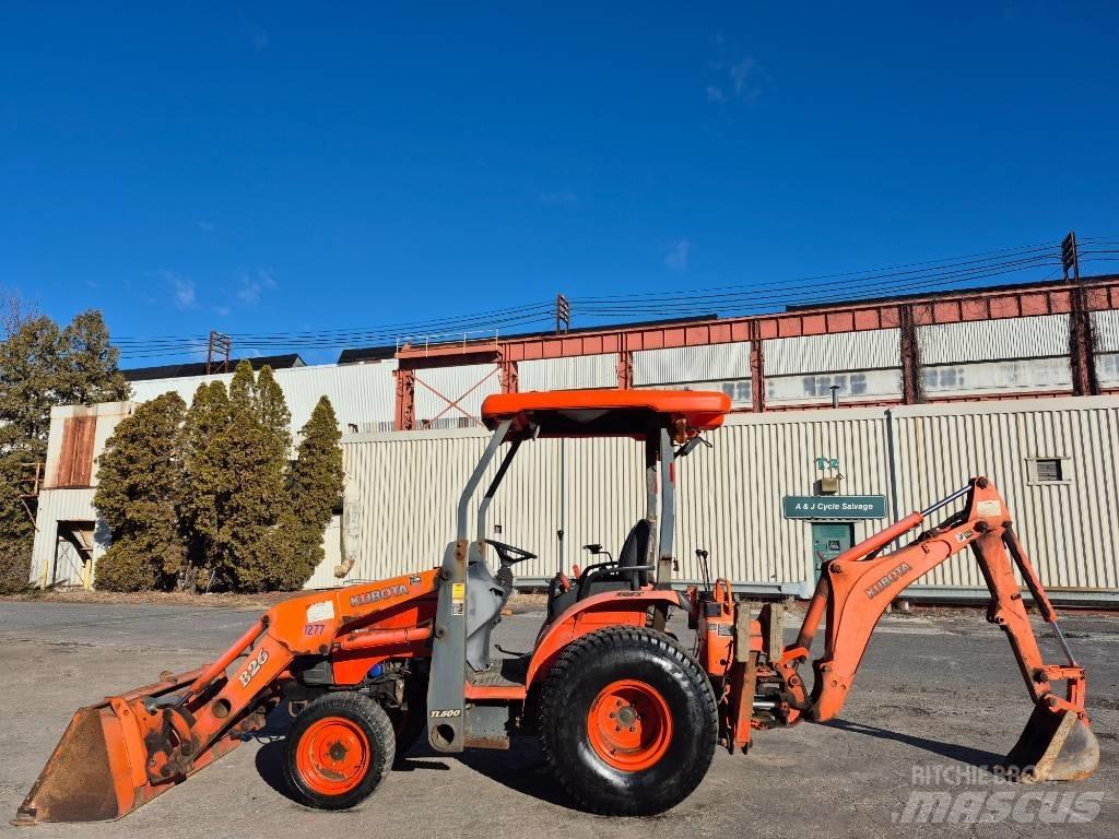 Kubota B 26 جرارات مدمجة