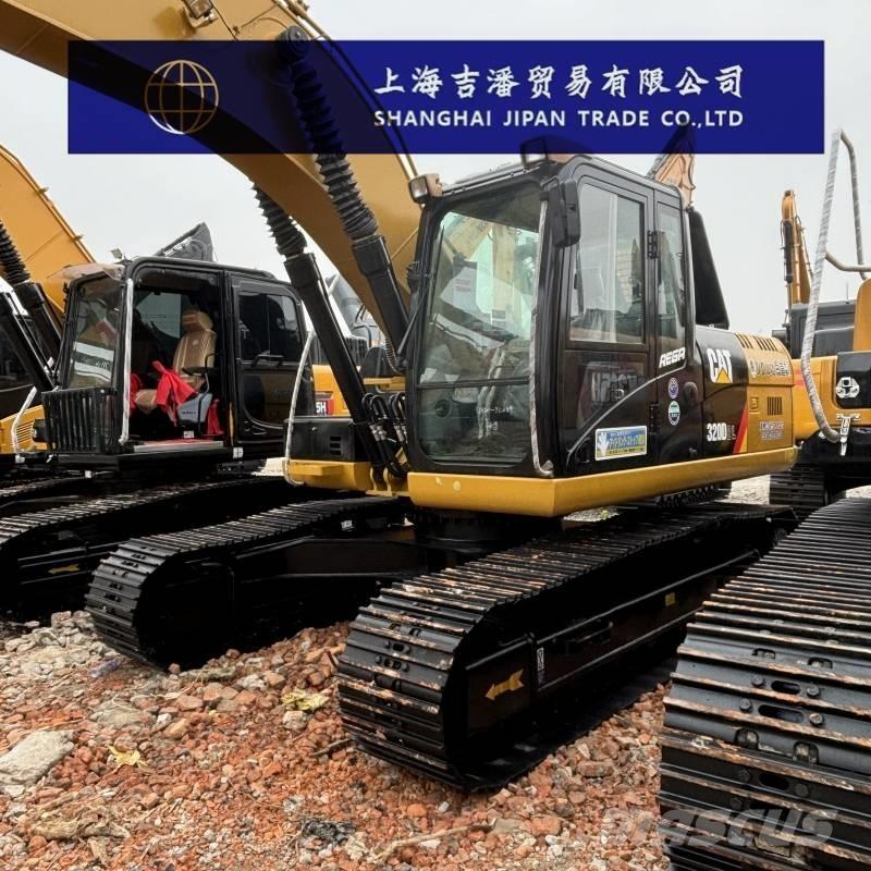 CAT 320 D حفارات زحافة