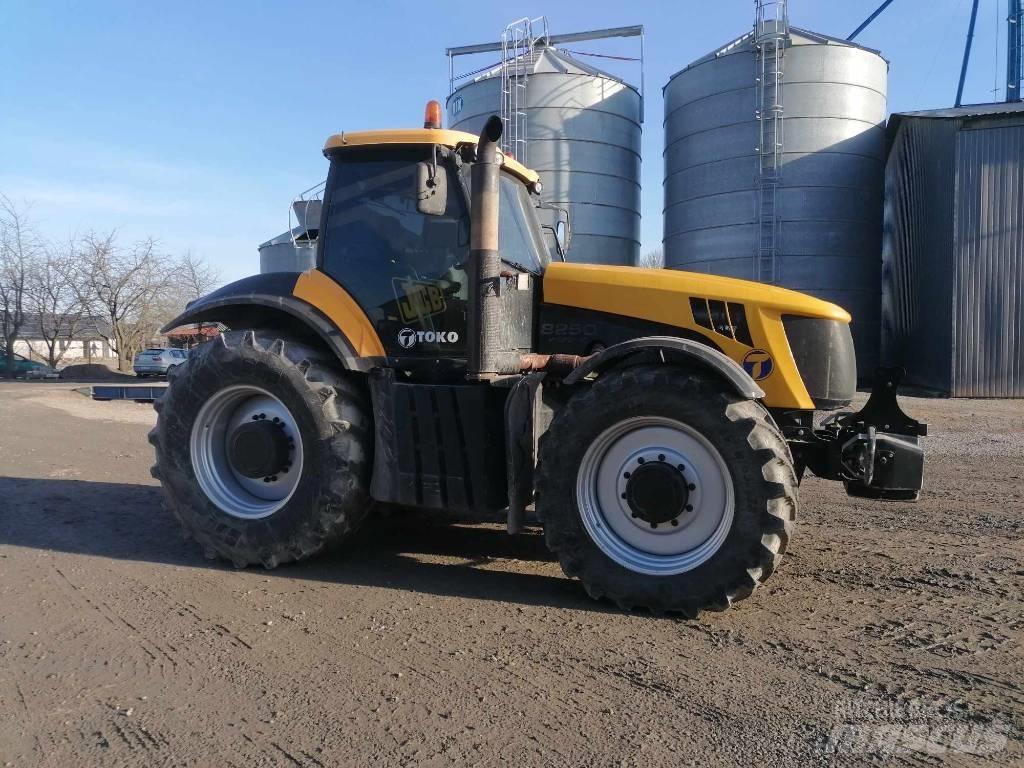 JCB Fastrac 8250 الجرارات