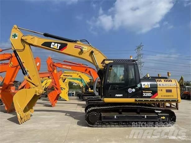 CAT 320 D GC حفارات زحافة