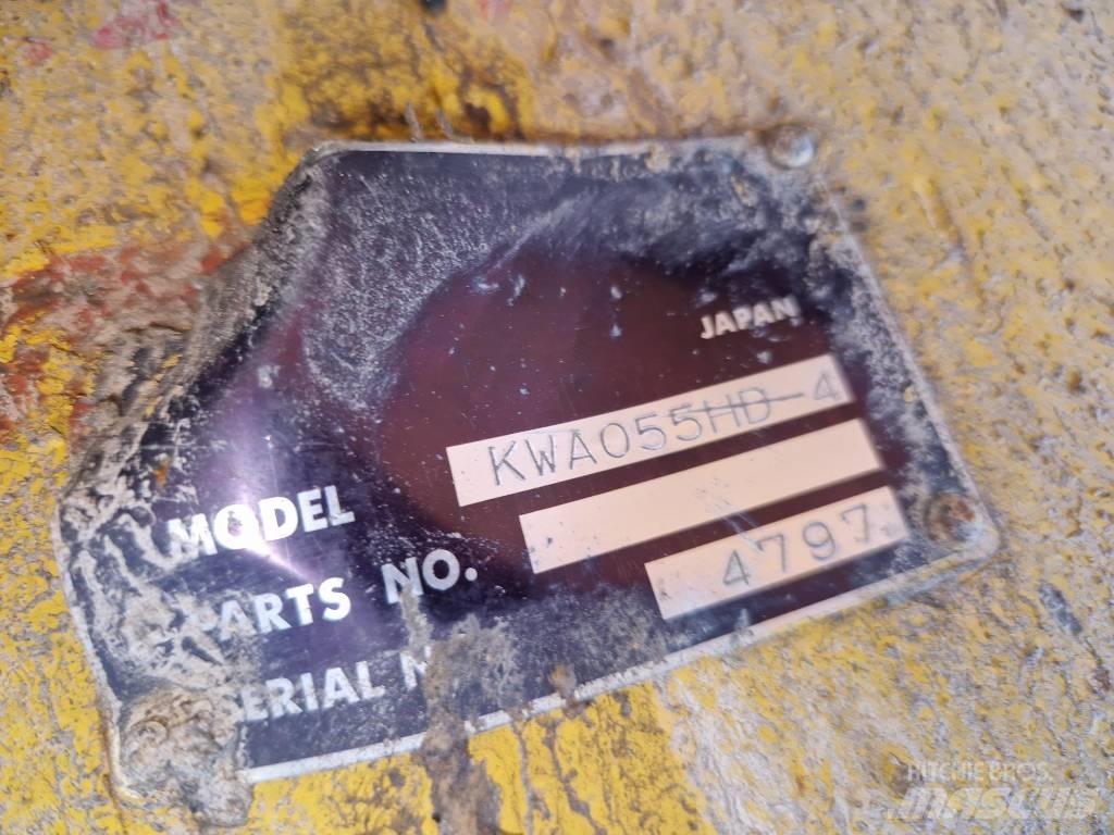 Komatsu KWA 055HD-4 محور العجلة