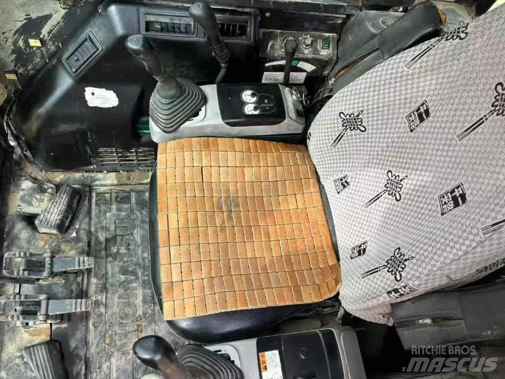 Komatsu PC 56 حفارات زحافة