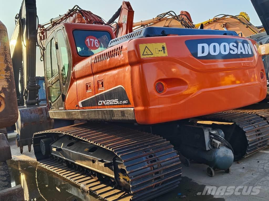 Doosan DX225LC-9C حفارات زحافة