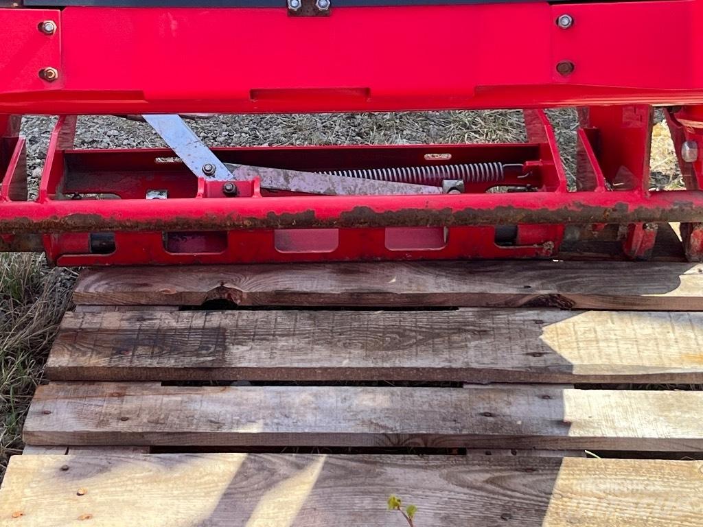 Massey Ferguson 945 لوادر وحفارات أمامية