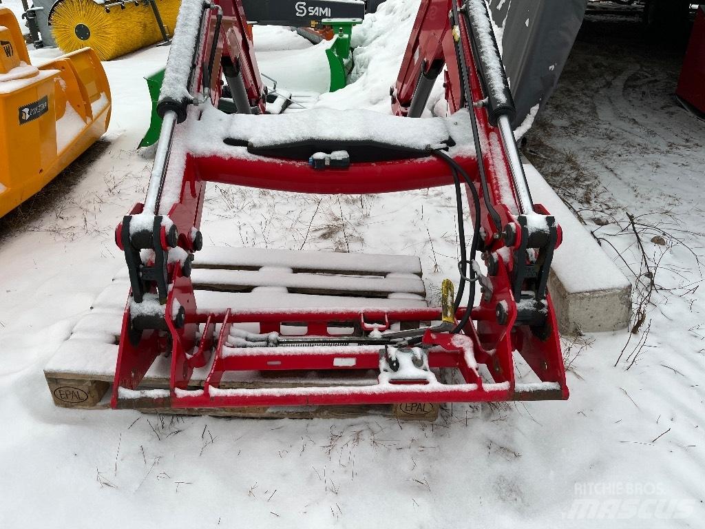 Massey Ferguson 945 لوادر وحفارات أمامية