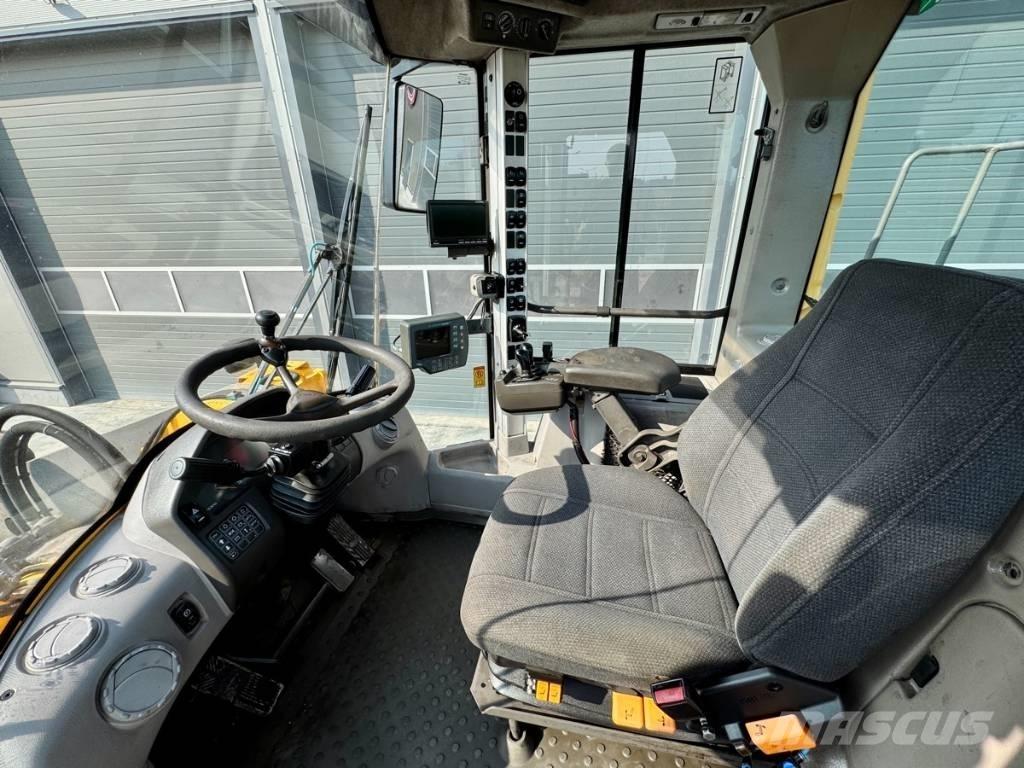 Volvo L 180 F لوادر بعجل