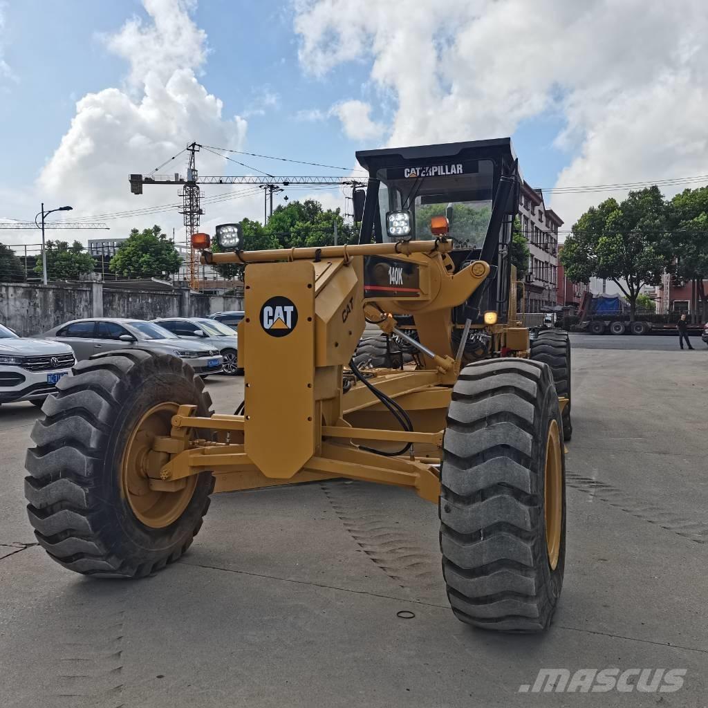 CAT 140k معدات تمهيد الطرق